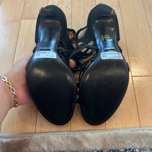 Schultz never worn black heels - Picture 4 of 4